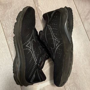 Mizuno Wave Rider 25 size 6.5